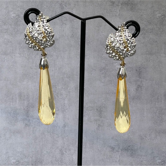 Long silver plated citrine color dangling earrings leaf design - Picture 4 of 7